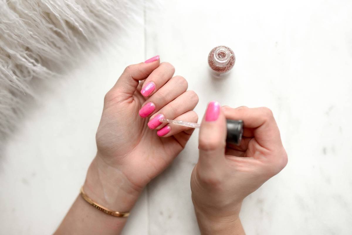 Why Every Serious Nail Artist Needs a Pro Nail Polisher (Not Just a Basic File)